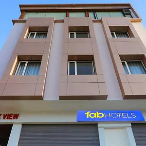 *** Hotel Fabhotel Peak View India